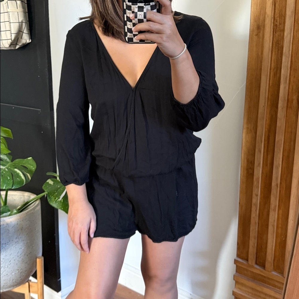 Aerie Ultra soft Romper. Black M